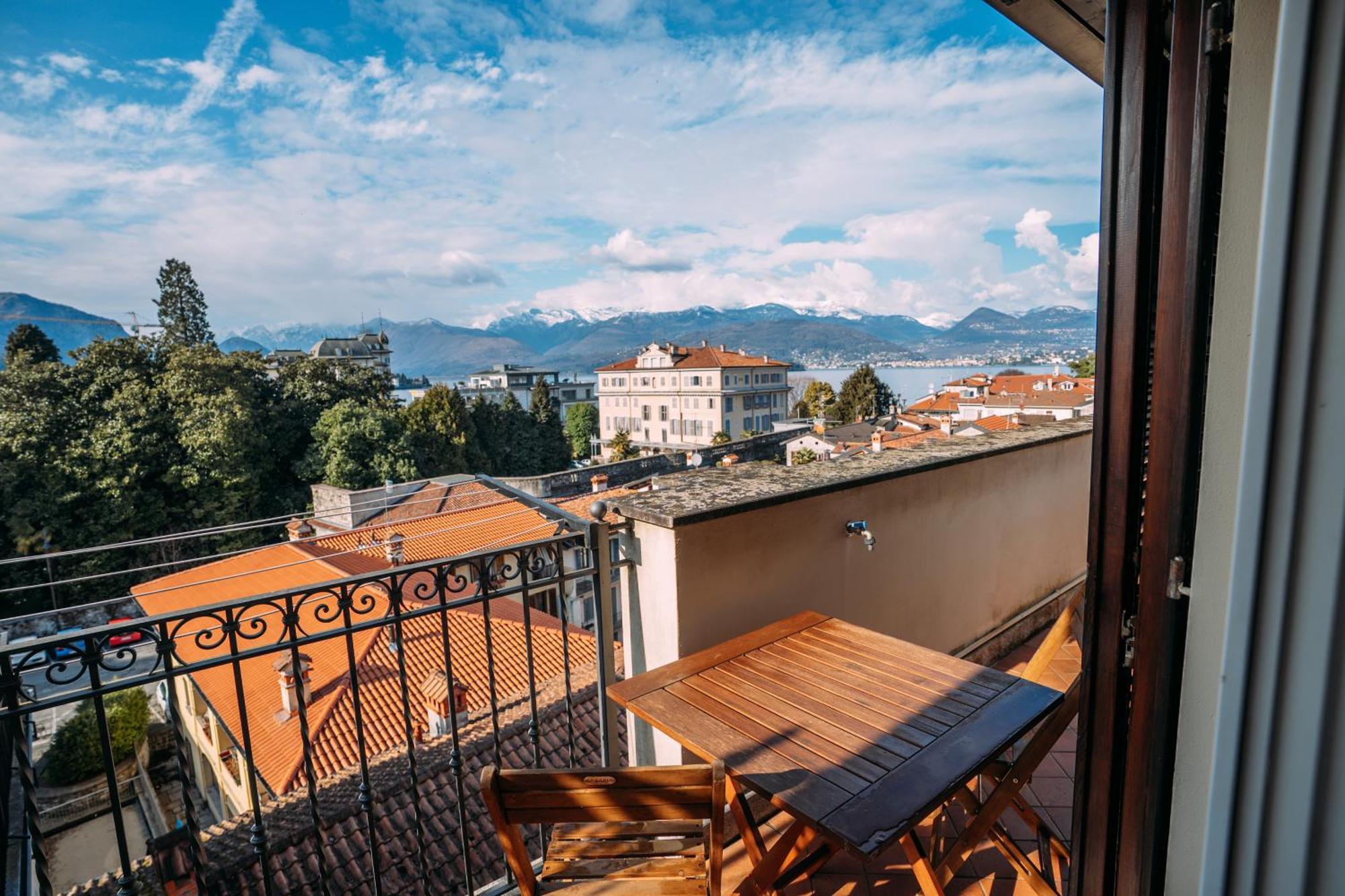 Suite Romantic Vista Lago Stresa Eksteriør billede