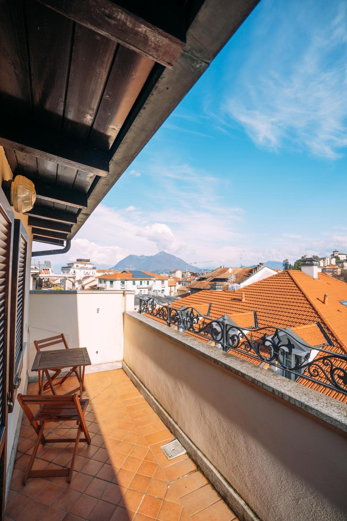 Suite Romantic Vista Lago Stresa Eksteriør billede